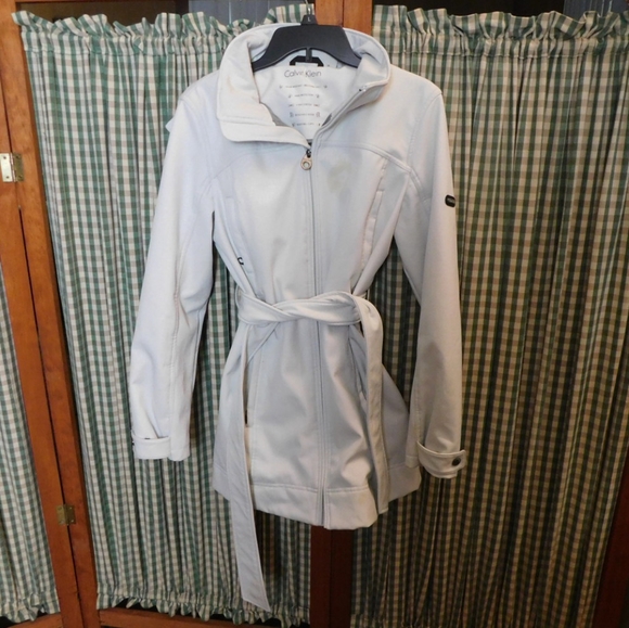 Calvin Klein Jackets & Blazers - Calvin Klein water resistant coat